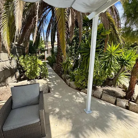 Casa Lilo, En Jardin Grande,con Gran Piscina, Con Pergola Y Barbacoa *