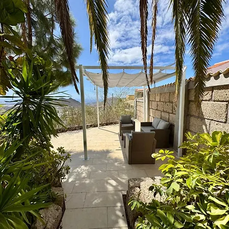 Villa Casa Lilo, En Jardin Grande,con Gran Piscina, Con Pergola Y Barbacoa *