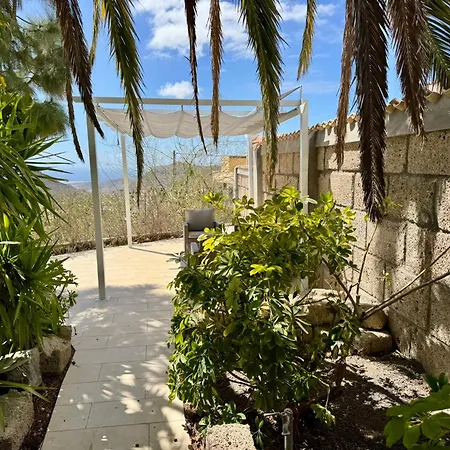 Casa Lilo, En Jardin Grande,con Gran Piscina, Con Pergola Y Barbacoa *