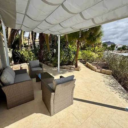 Casa Lilo, En Jardin Grande,con Gran Piscina, Con Pergola Y Barbacoa Villa *