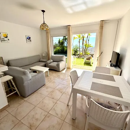 Villa Casa Lilo, En Jardin Grande,con Gran Piscina, Con Pergola Y Barbacoa