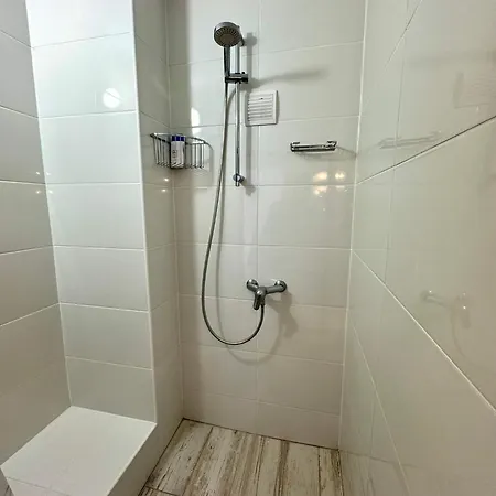 Casa Lilo, En Jardin Grande,con Gran Piscina, Con Pergola Y Barbacoa Willa *