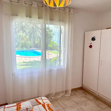 Villa Casa Lilo, En Jardin Grande,con Gran Piscina, Con Pergola Y Barbacoa *