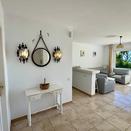 Casa Lilo, En Jardin Grande,con Gran Piscina, Con Pergola Y Barbacoa *