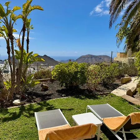 Villa Casa Lilo, En Jardin Grande,con Gran Piscina, Con Pergola Y Barbacoa
