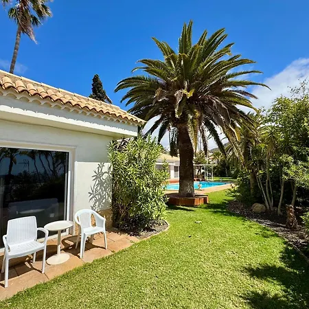 Casa Lilo, En Jardin Grande,con Gran Piscina, Con Pergola Y Barbacoa *