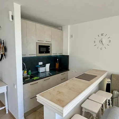 Villa Casa Lilo, En Jardin Grande,con Gran Piscina, Con Pergola Y Barbacoa