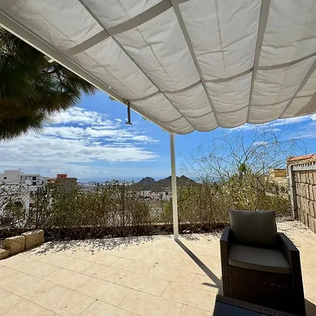 Villa Casa Lilo, En Jardin Grande,con Gran Piscina, Con Pergola Y Barbacoa *
