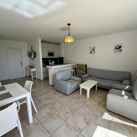 Villa Casa Lilo, En Jardin Grande,con Gran Piscina, Con Pergola Y Barbacoa *