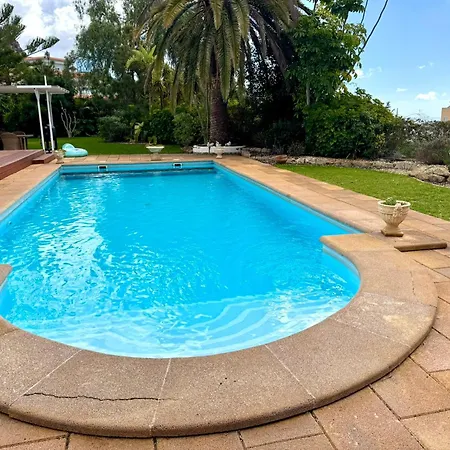 Casa Lilo, En Jardin Grande,con Gran Piscina, Con Pergola Y Barbacoa Villa