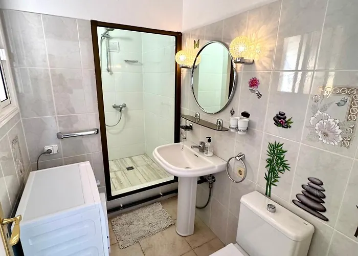 Casa Lilo, En Jardin Grande,con Gran Piscina, Con Pergola Y Barbacoa アロナ