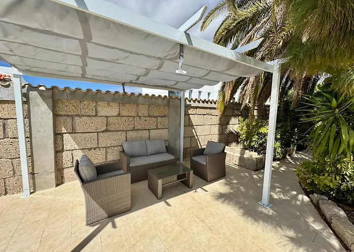 ヴィラ Casa Lilo, En Jardin Grande,con Gran Piscina, Con Pergola Y Barbacoa