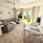 Villa Casa Lilo, En Jardin Grande,con Gran Piscina, Con Pergola Y Barbacoa
