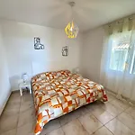 Villa Casa Lilo, En Jardin Grande,con Gran Piscina, Con Pergola Y Barbacoa