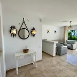 Casa Lilo, En Jardin Grande,con Gran Piscina, Con Pergola Y Barbacoa *