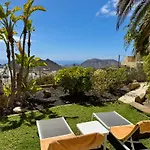 Villa Casa Lilo, En Jardin Grande,con Gran Piscina, Con Pergola Y Barbacoa