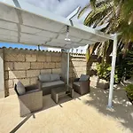 Villa Casa Lilo, En Jardin Grande,con Gran Piscina, Con Pergola Y Barbacoa
