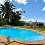 Casa Lilo, En Jardin Grande,con Gran Piscina, Con Pergola Y Barbacoa Villa