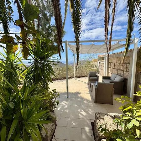 Casa Lilo, En Jardin Grande,con Gran Piscina, Con Pergola Y Barbacoa *