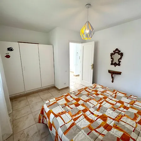 Casa Lilo, En Jardin Grande,con Gran Piscina, Con Pergola Y Barbacoa Villa