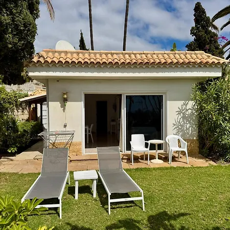 Villa Casa Lilo, En Jardin Grande,con Gran Piscina, Con Pergola Y Barbacoa