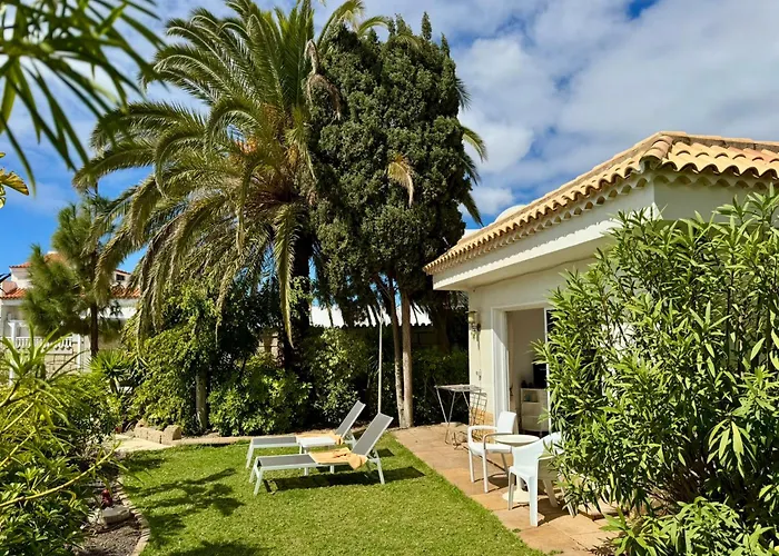 Casa Lilo, En Jardin Grande,con Gran Piscina, Con Pergola Y Barbacoa 别墅 *