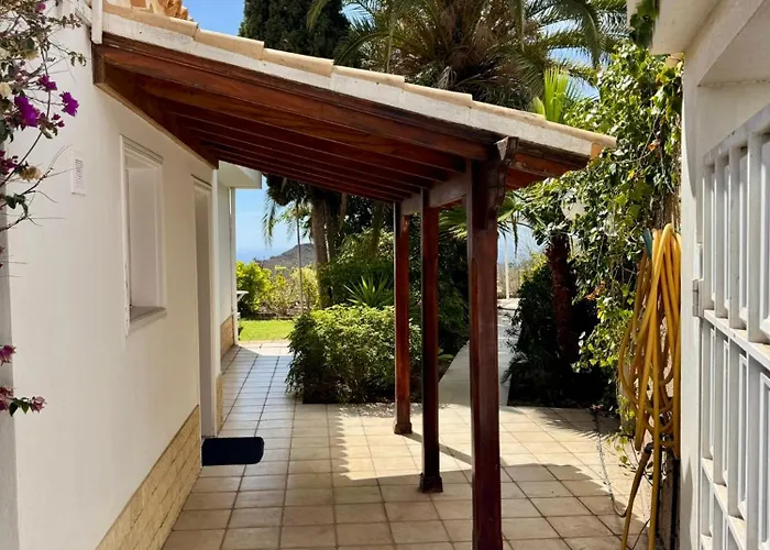 别墅 Casa Lilo, En Jardin Grande,con Gran Piscina, Con Pergola Y Barbacoa 阿罗纳