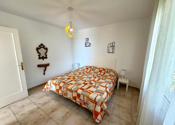 Casa Lilo, En Jardin Grande,con Gran Piscina, Con Pergola Y Barbacoa Villa *