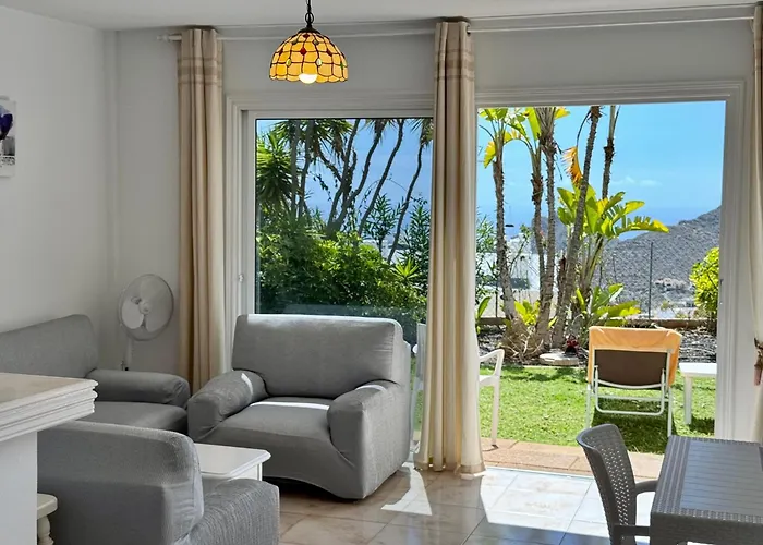 Villa Casa Lilo, En Jardin Grande,con Gran Piscina, Con Pergola Y Barbacoa