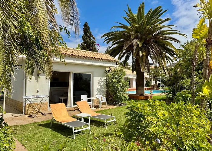 Casa Lilo, En Jardin Grande,con Gran Piscina, Con Pergola Y Barbacoa וילה
