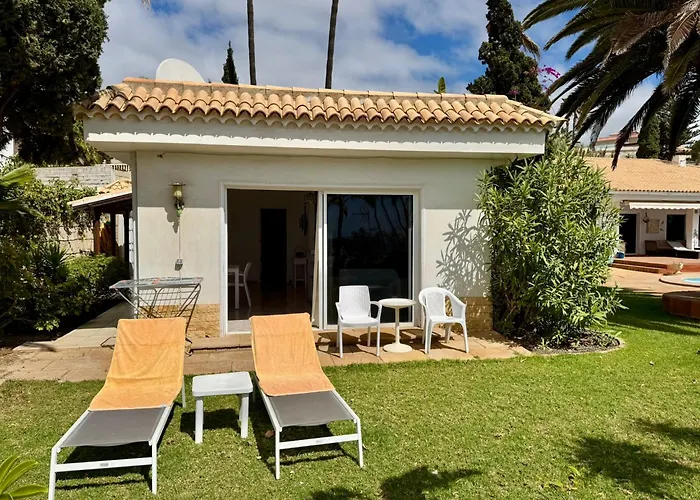 Casa Lilo, En Jardin Grande,con Gran Piscina, Con Pergola Y Barbacoa 别墅 *