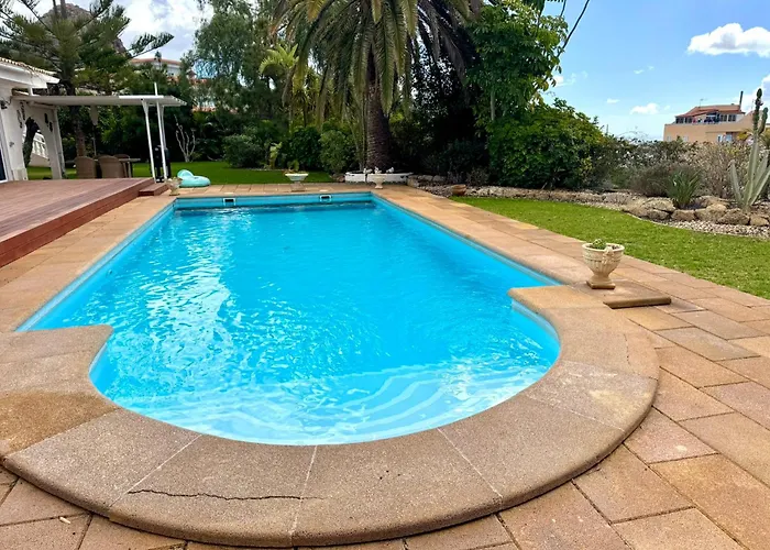 Casa Lilo, En Jardin Grande,con Gran Piscina, Con Pergola Y Barbacoa וילה