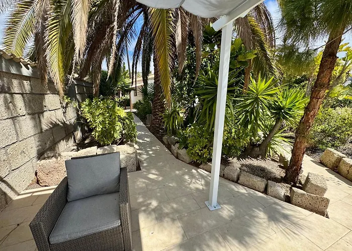 Casa Lilo, En Jardin Grande,con Gran Piscina, Con Pergola Y Barbacoa *