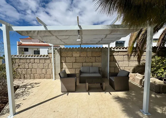 Casa Lilo, En Jardin Grande,con Gran Piscina, Con Pergola Y Barbacoa 아로나