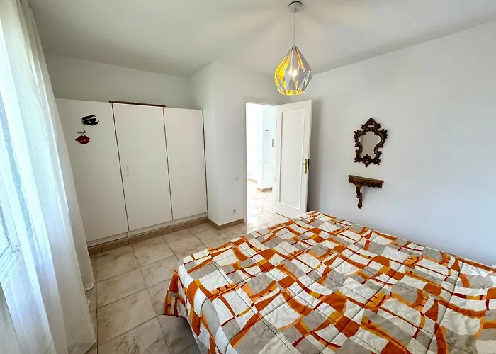 Casa Lilo, En Jardin Grande,con Gran Piscina, Con Pergola Y Barbacoa 빌라