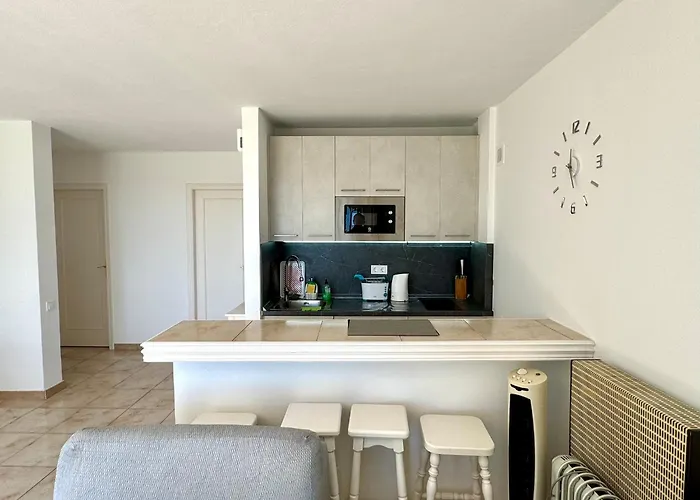 Casa Lilo, En Jardin Grande,con Gran Piscina, Con Pergola Y Barbacoa